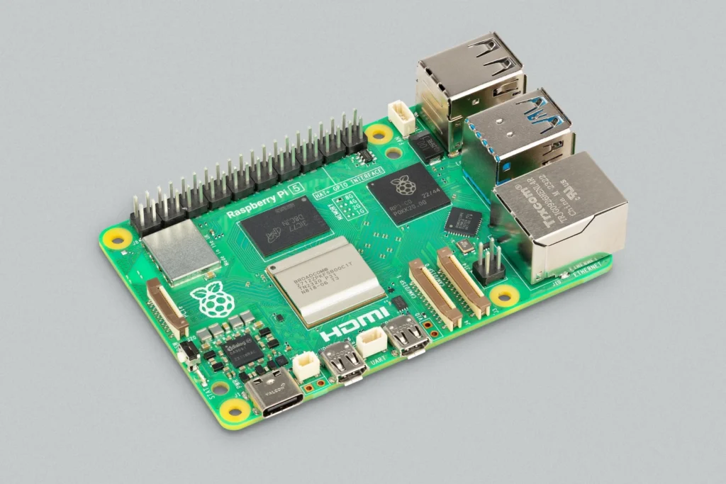 برد رسمی Raspberry Pi 5